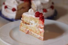 Пирог с малиной – необычайно вкусный десерт